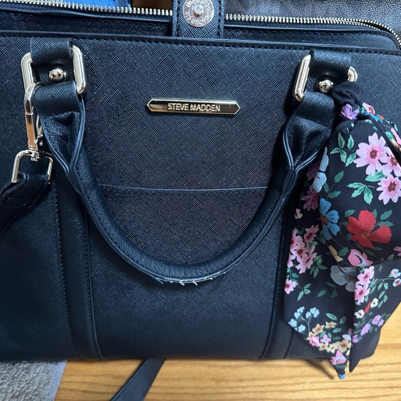 Like New and 2 New Handbags - Picture 2 of 6